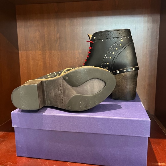 Burberry Lace Up Wood Heel Bootie - Picture 5 of 6